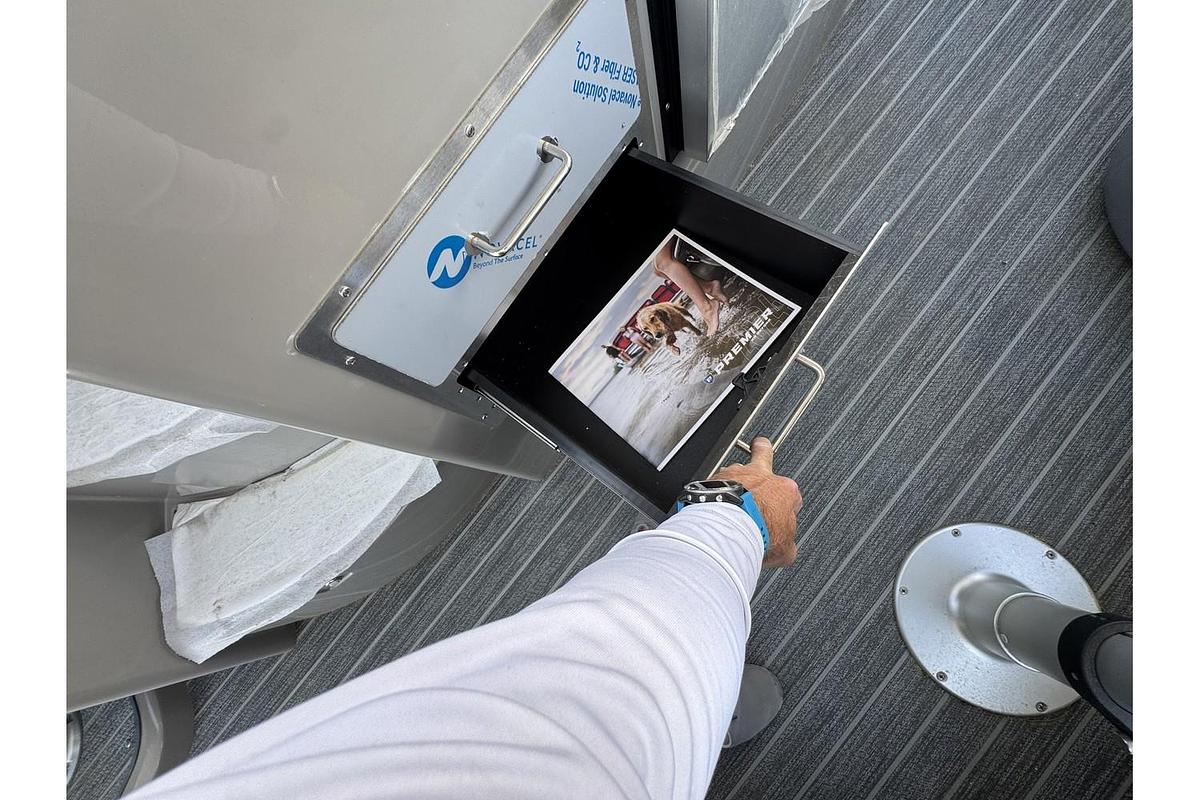 2025 Premier Escalante 330