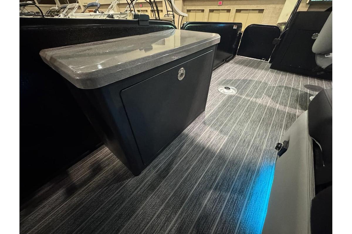 2025 Premier Solaris Rear Social