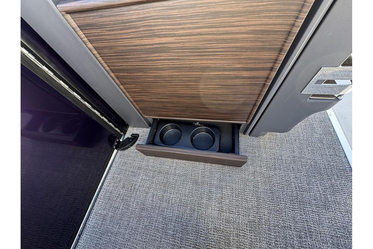 2025 Bennington 24 M Swingback