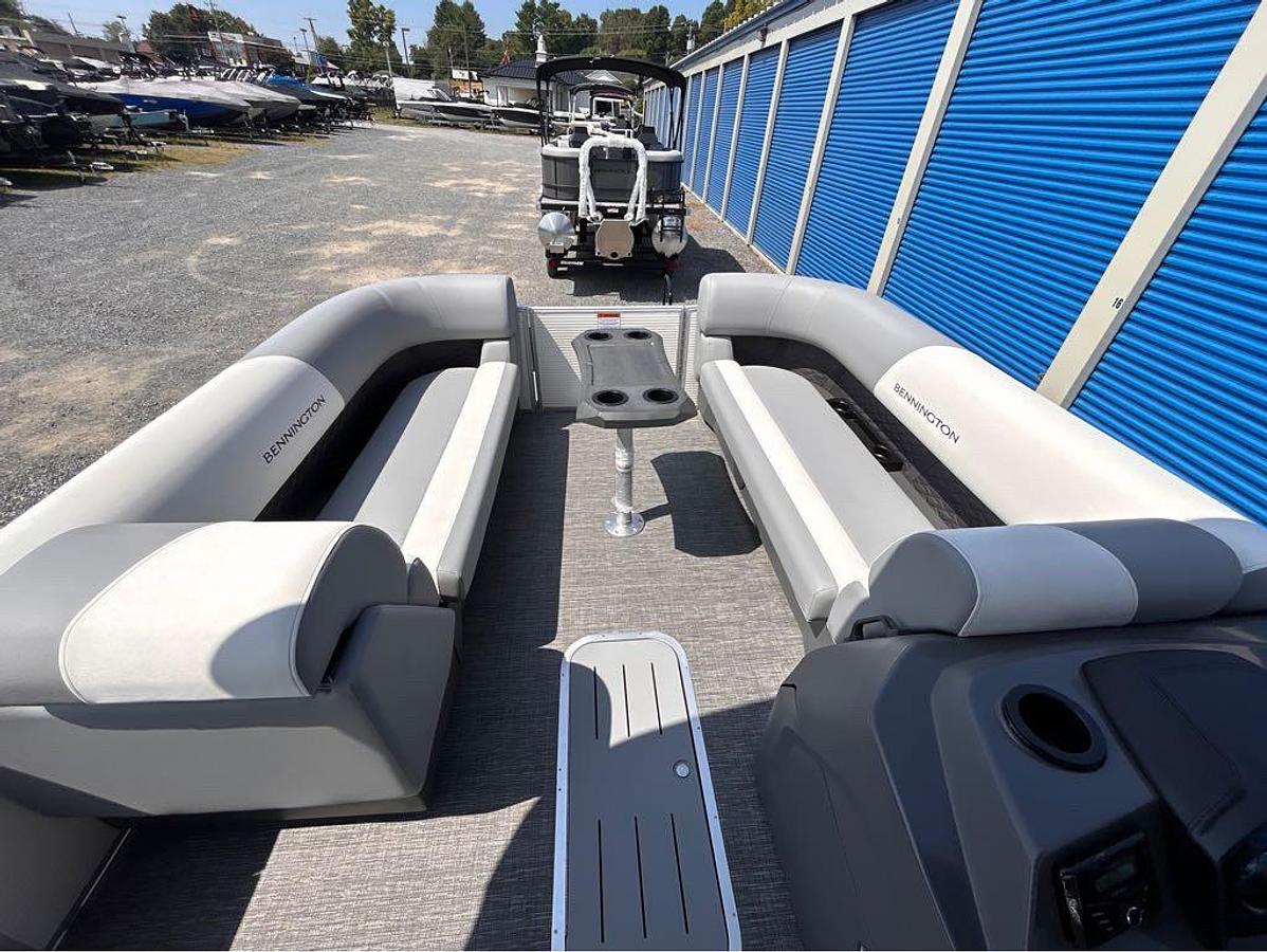2025 Bennington 22 SSR-SPS