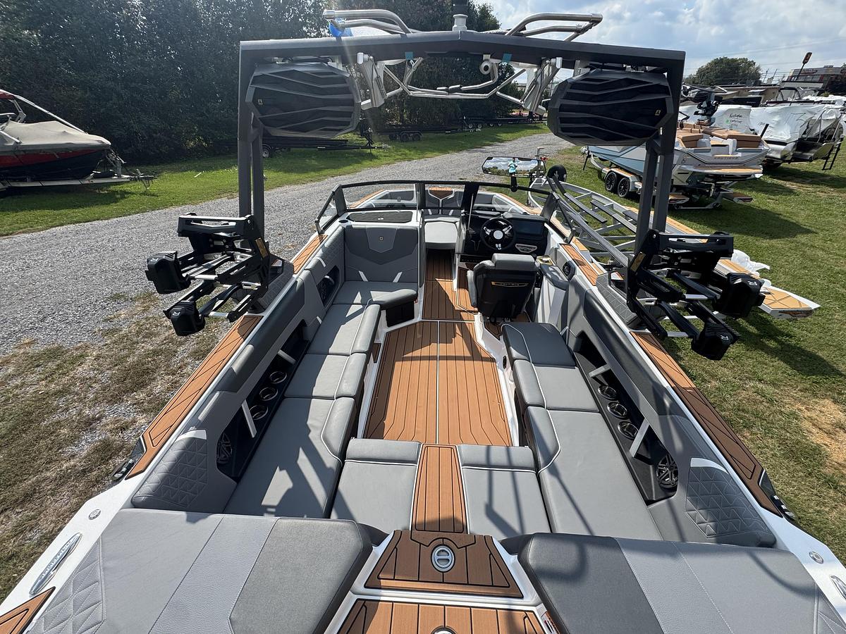 2027 Nautique Super Air GS22