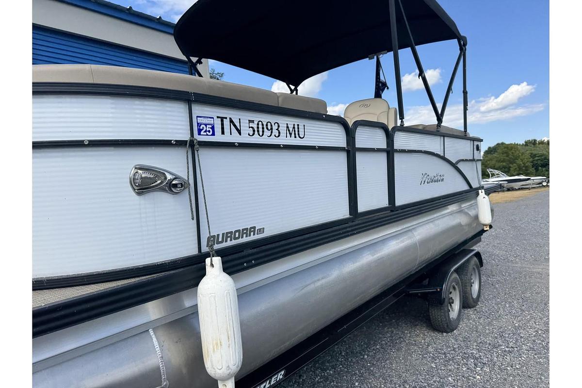 Used 2022 Manitou 23 Aurora LE RF VP II