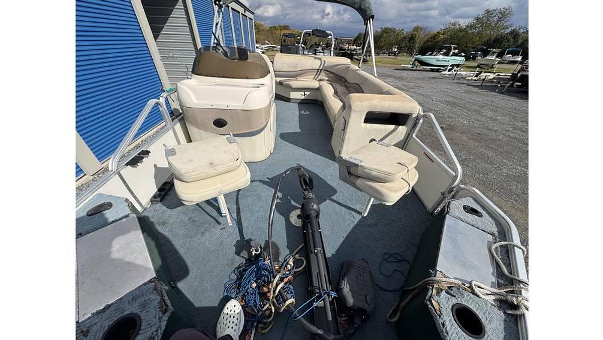 Used 2004 Fisher Freedom 200 Freedom