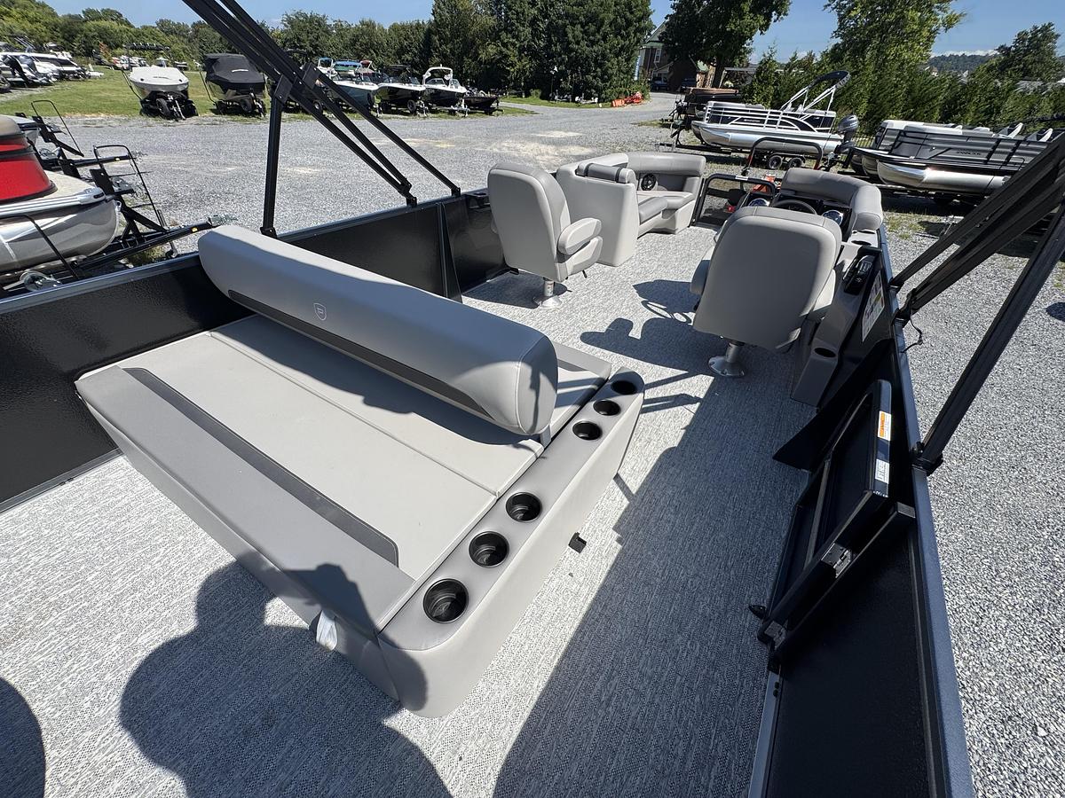 2026 Premier 220 SunScape RL