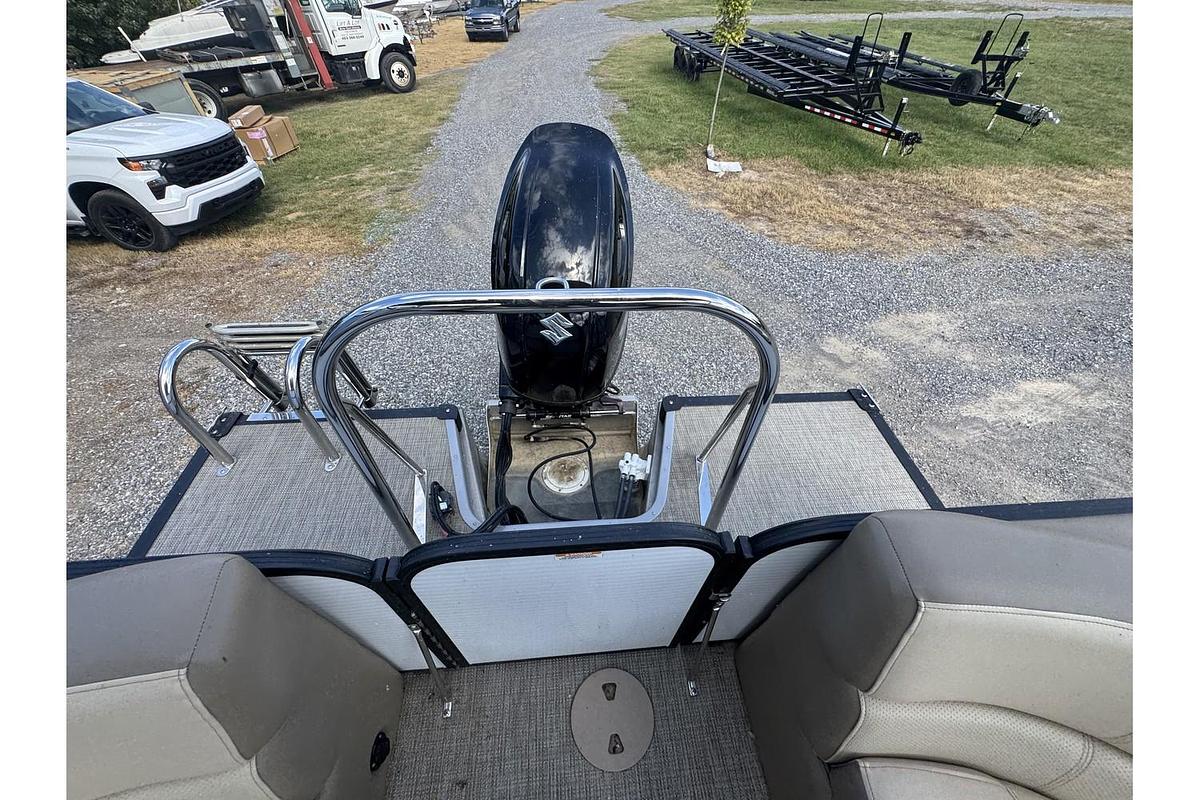 Used 2022 Manitou 23 Aurora LE RF VP II