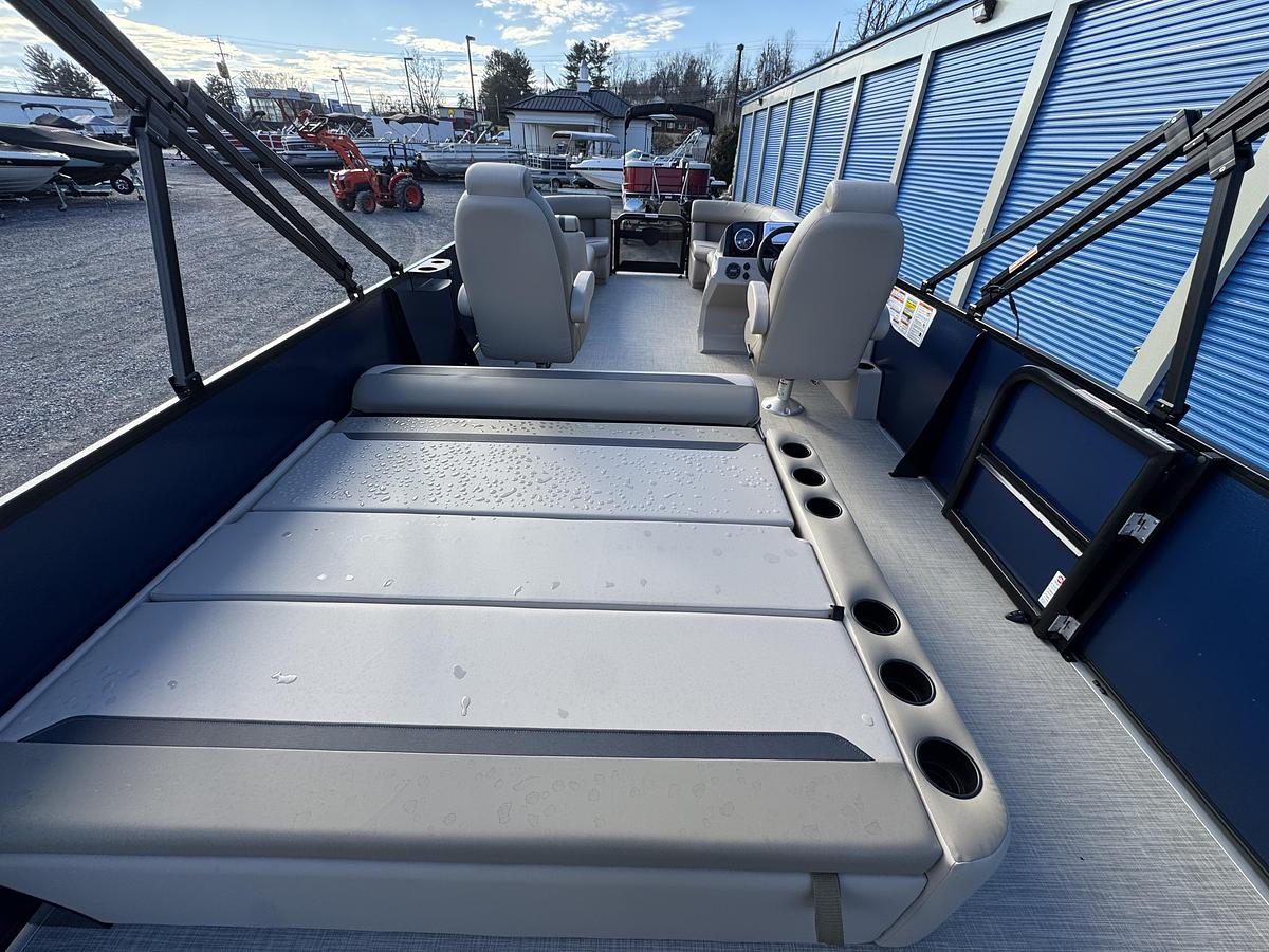 Used 2026 Premier 220 SunScape RL