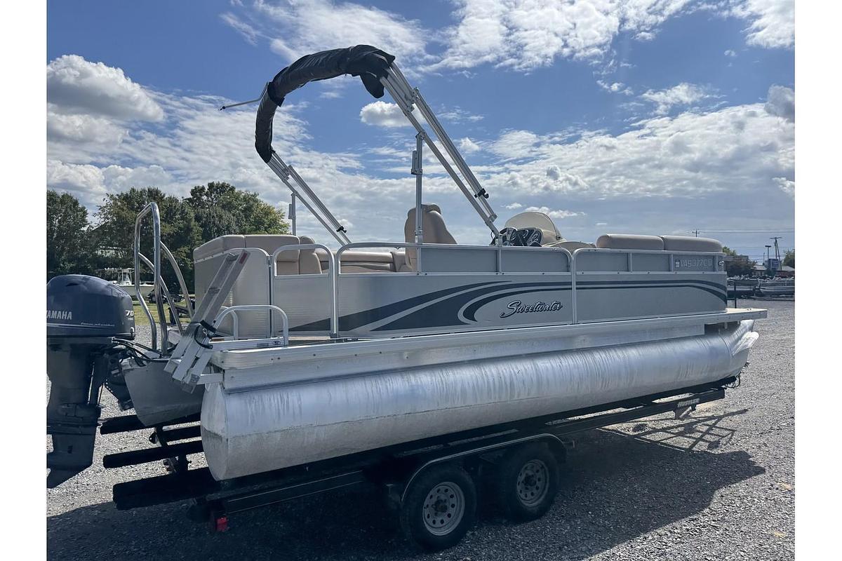 Used 2013 Sweetwater Sweetwater SW 2286