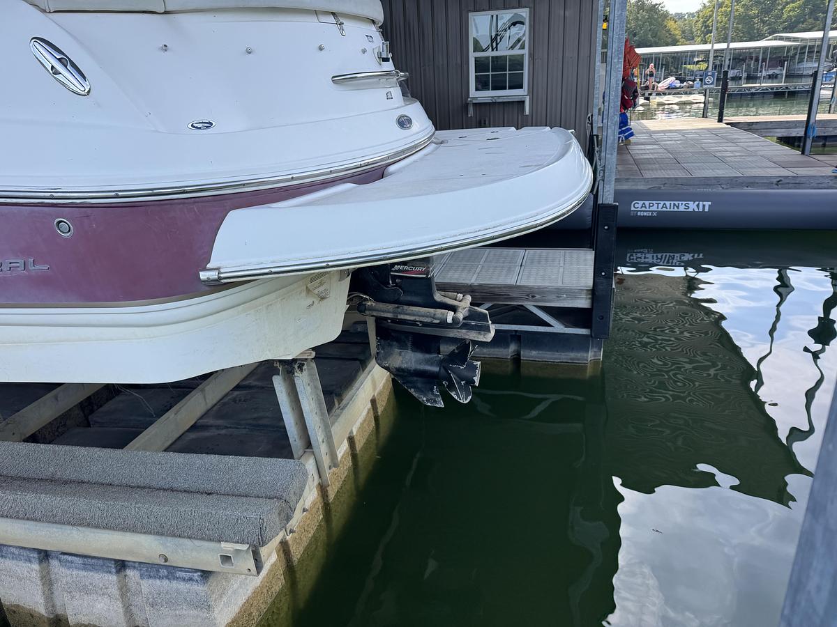 Used 2004 Chaparral 236 Sunesta