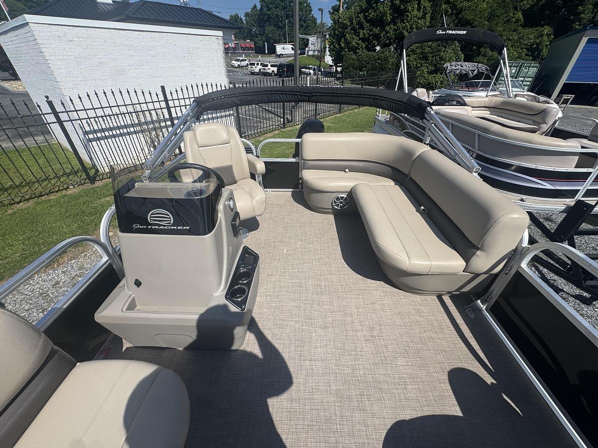 Used 2024 Sun Tracker Party Barge 16 DLX