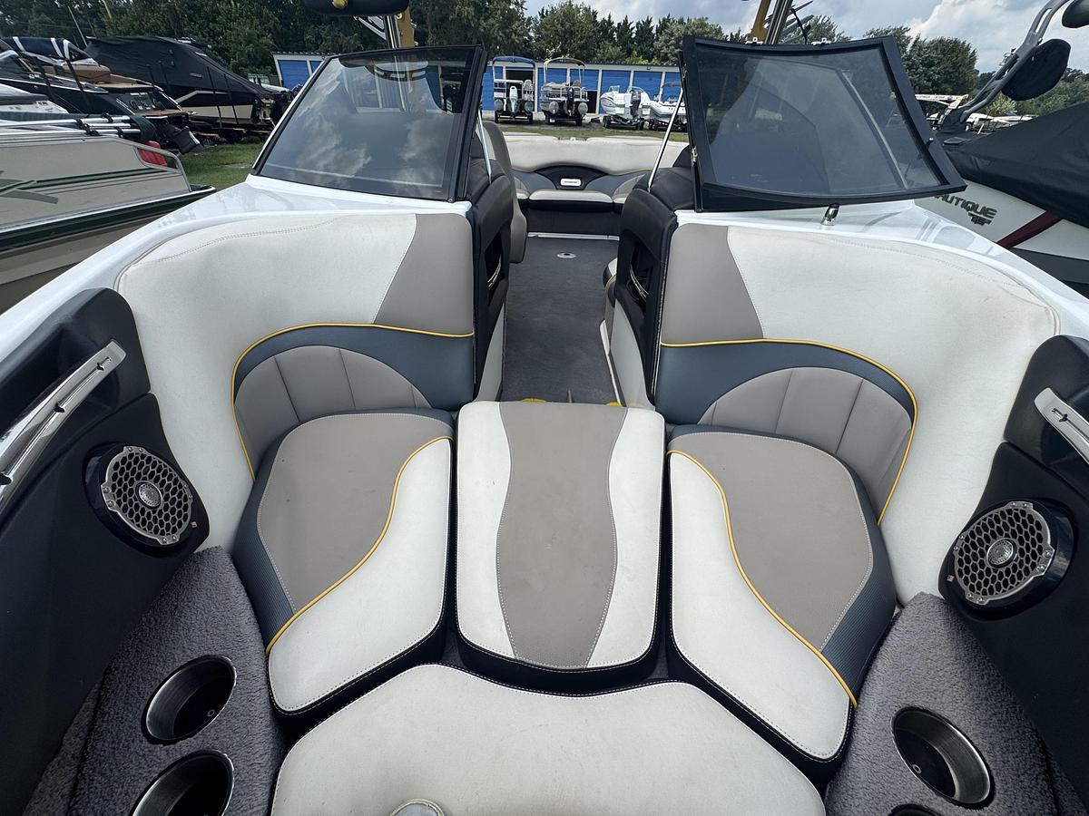 Used 2012 Malibu Wakesetter LSV