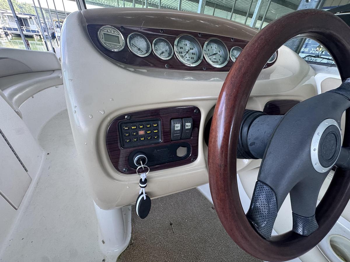 Used 2004 Chaparral 236 Sunesta