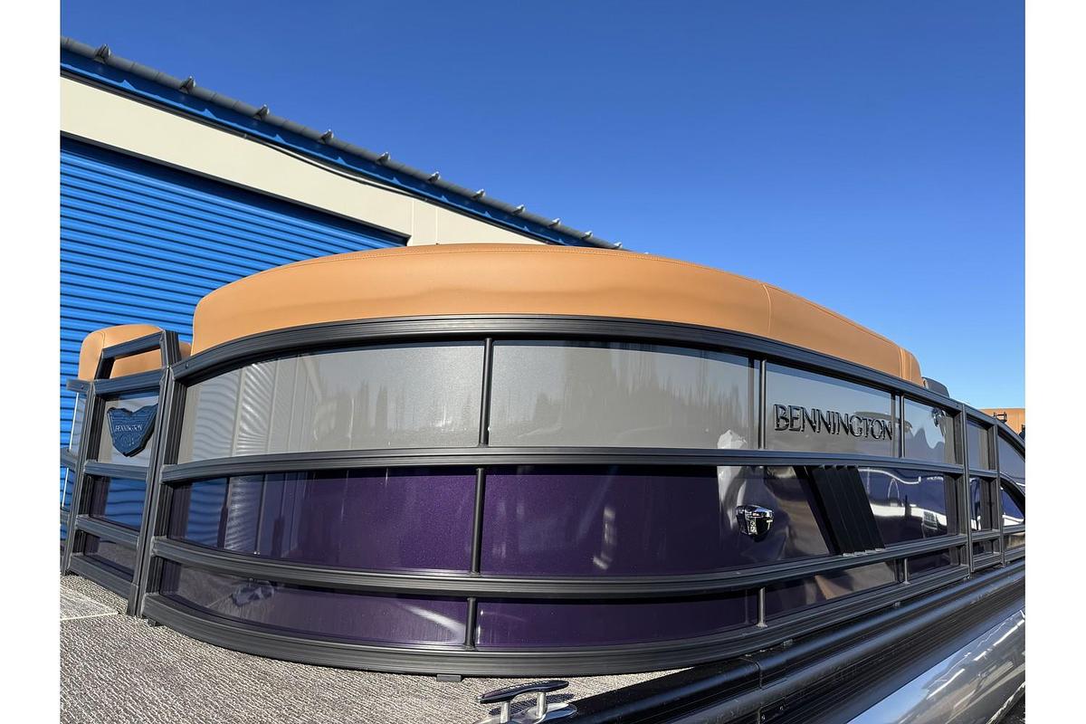 2025 Bennington 24 M Swingback