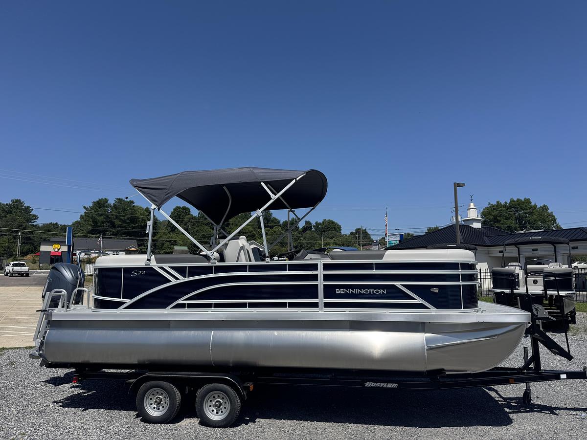 2026 Bennington 22 SSR - Tritoon