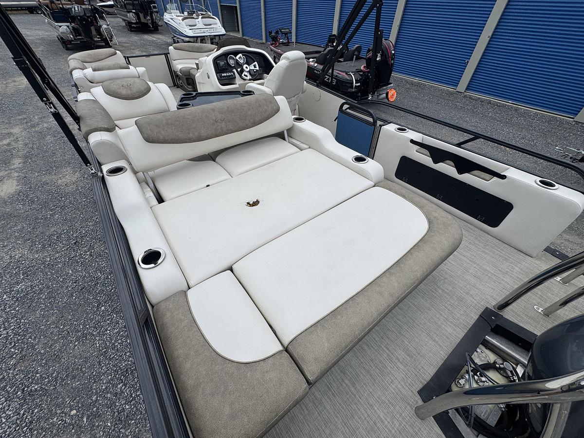 2019 Avalon Catalina 2385 VRB Avalon Catalina 2385 VRB