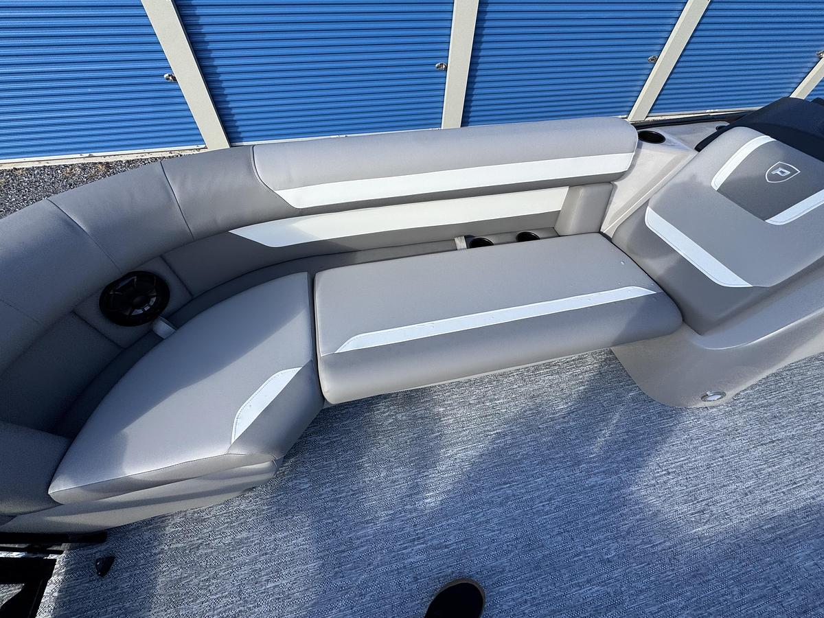 Used 2026 Premier 220 SunScape RF