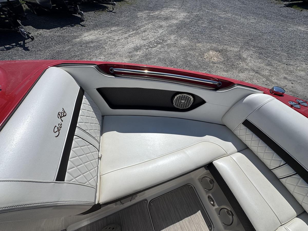 Used 2017 Sea Ray 230 SLX W