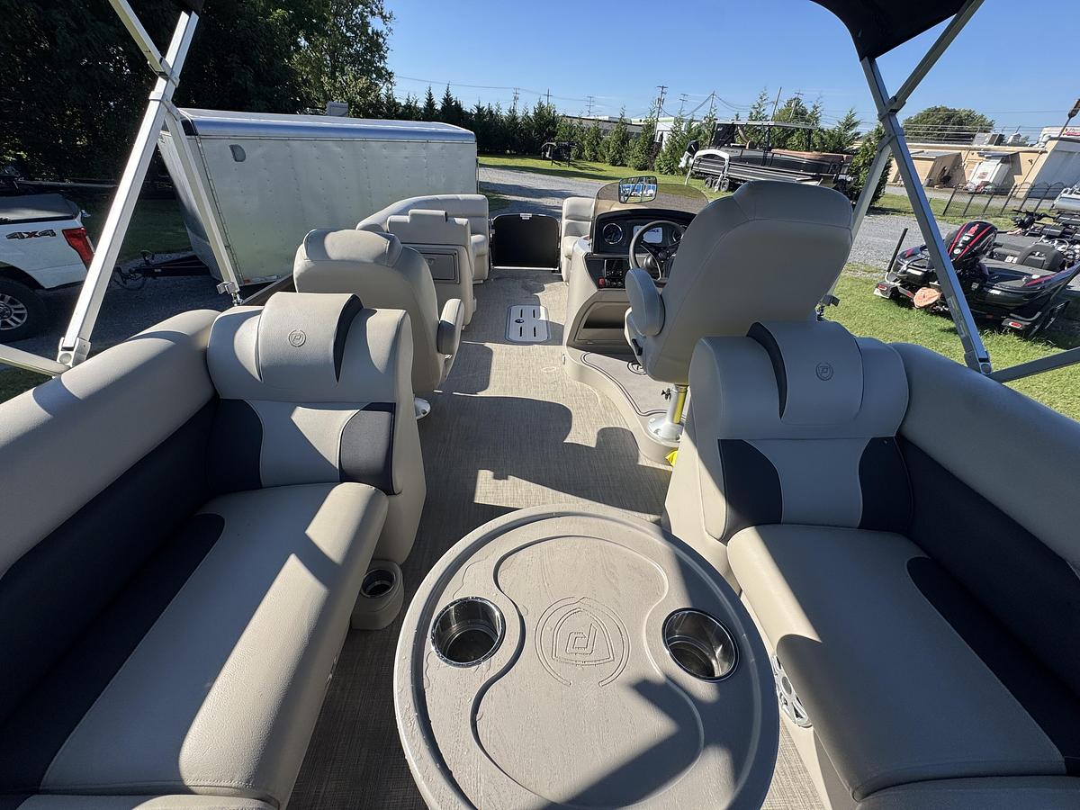 Used 2020 Premier 220 SunSpree RF