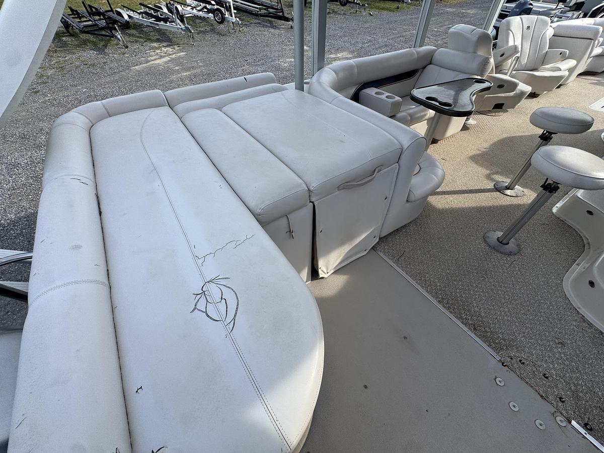 Used 2005 Premier 310 Boundary Waters UD