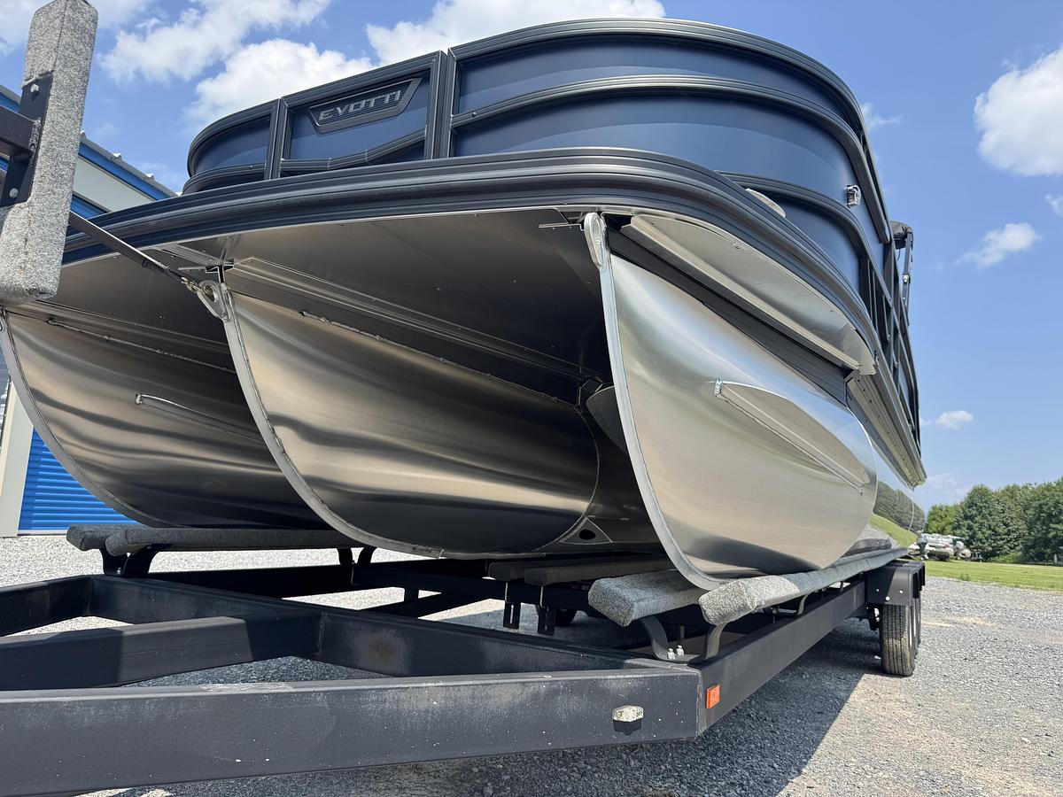 2027 Evotti 523CS 25.5 ft.