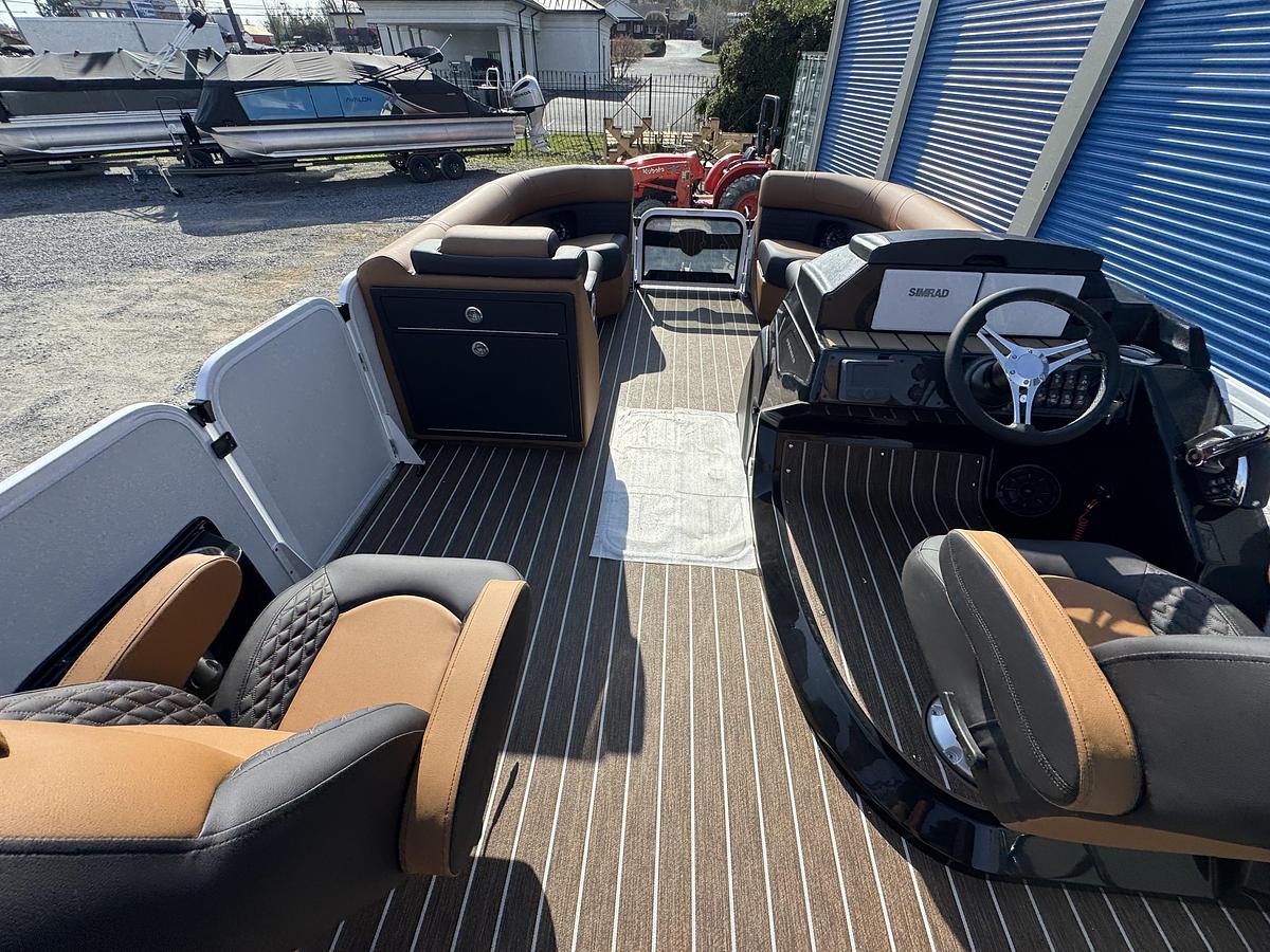 2026 Premier 230 Solaris RL