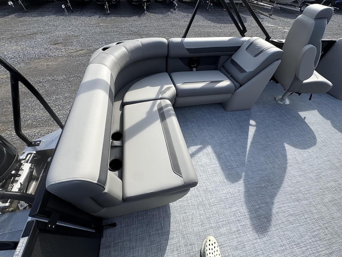 Used 2026 Premier 220 SunScape RE