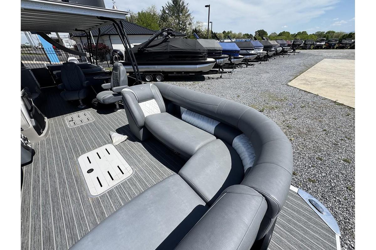 2025 Premier Escalante 330