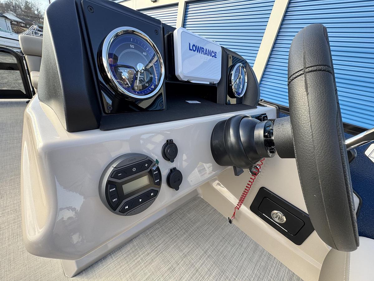 Used 2026 Premier 220 SunScape RL