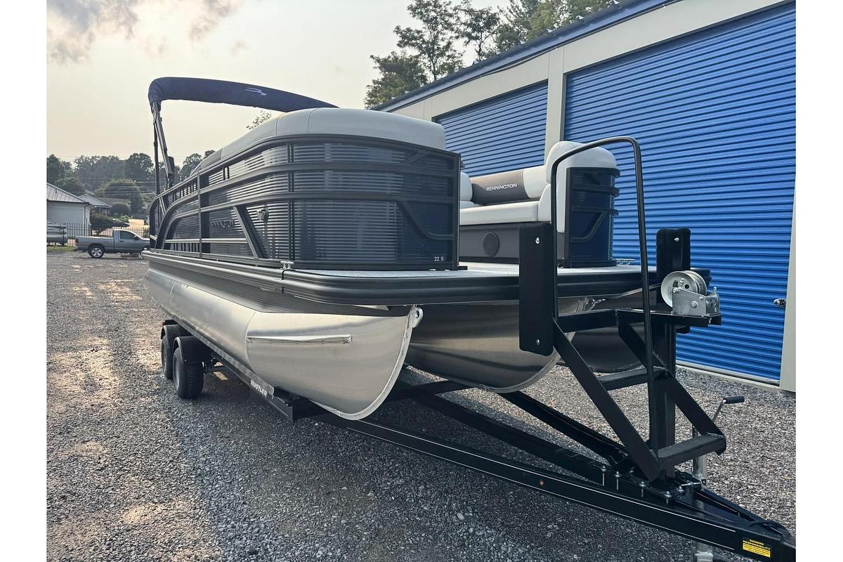 2026 Bennington 22 SSB-SPS
