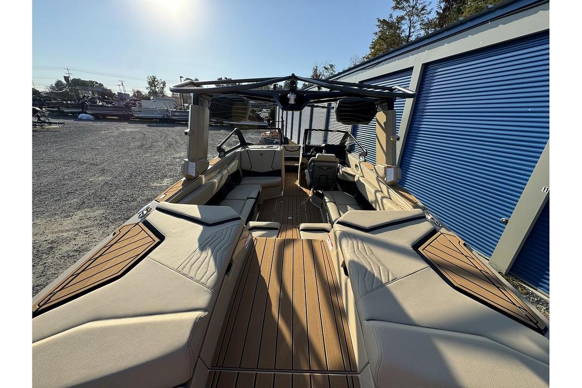 Used 2025 Nautique Super Air G G23
