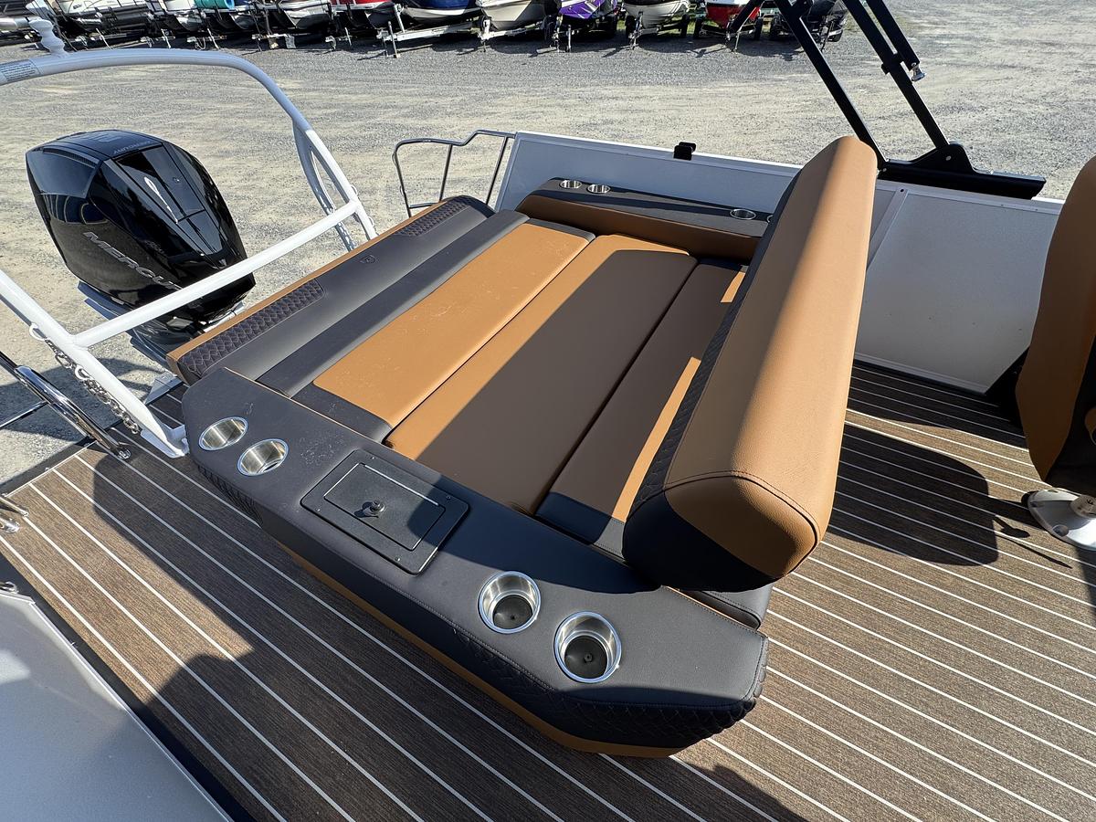 2026 Premier 230 Solaris RL