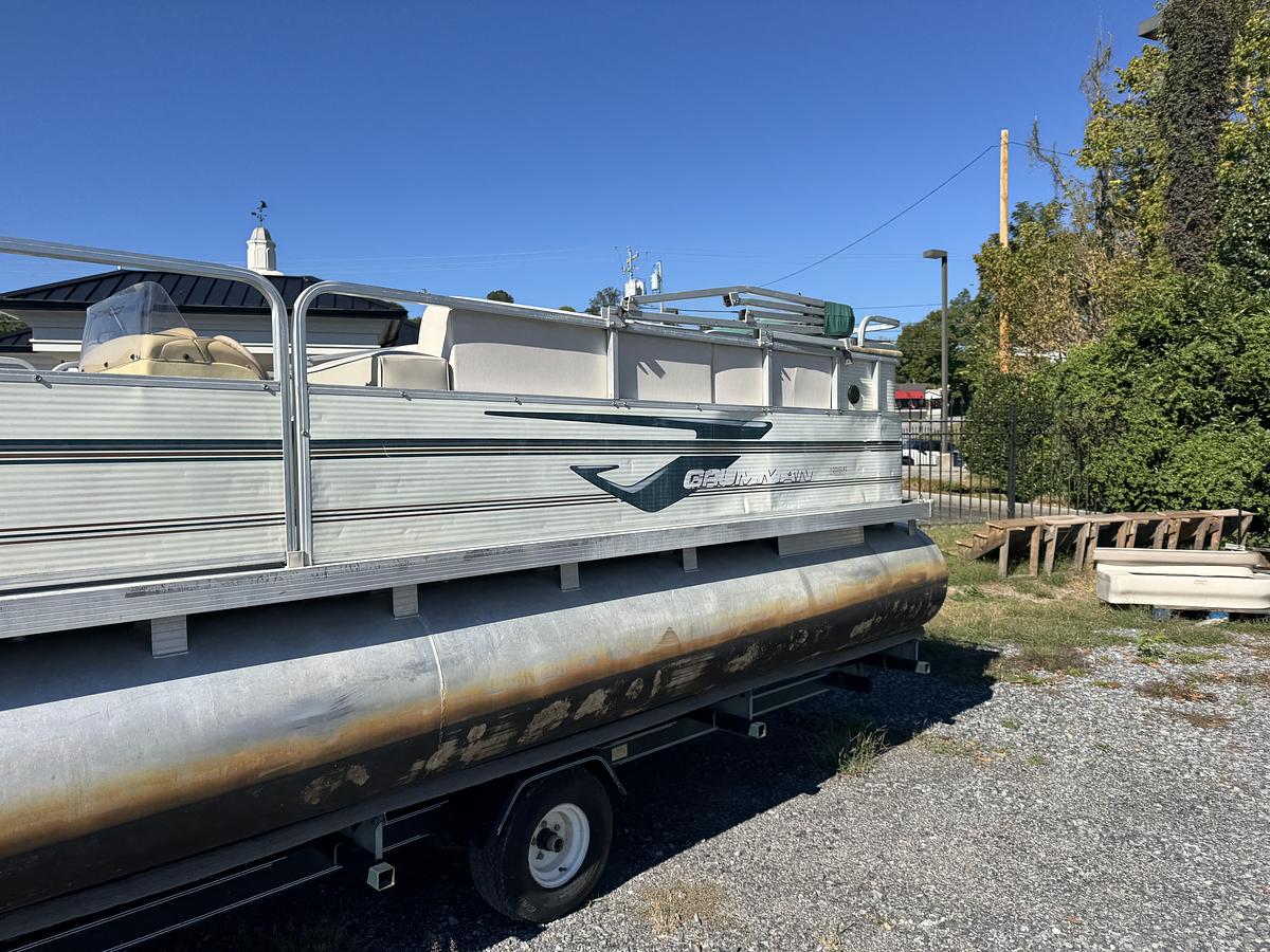 Used 1998 Grumman (Lowe) Fun Ship