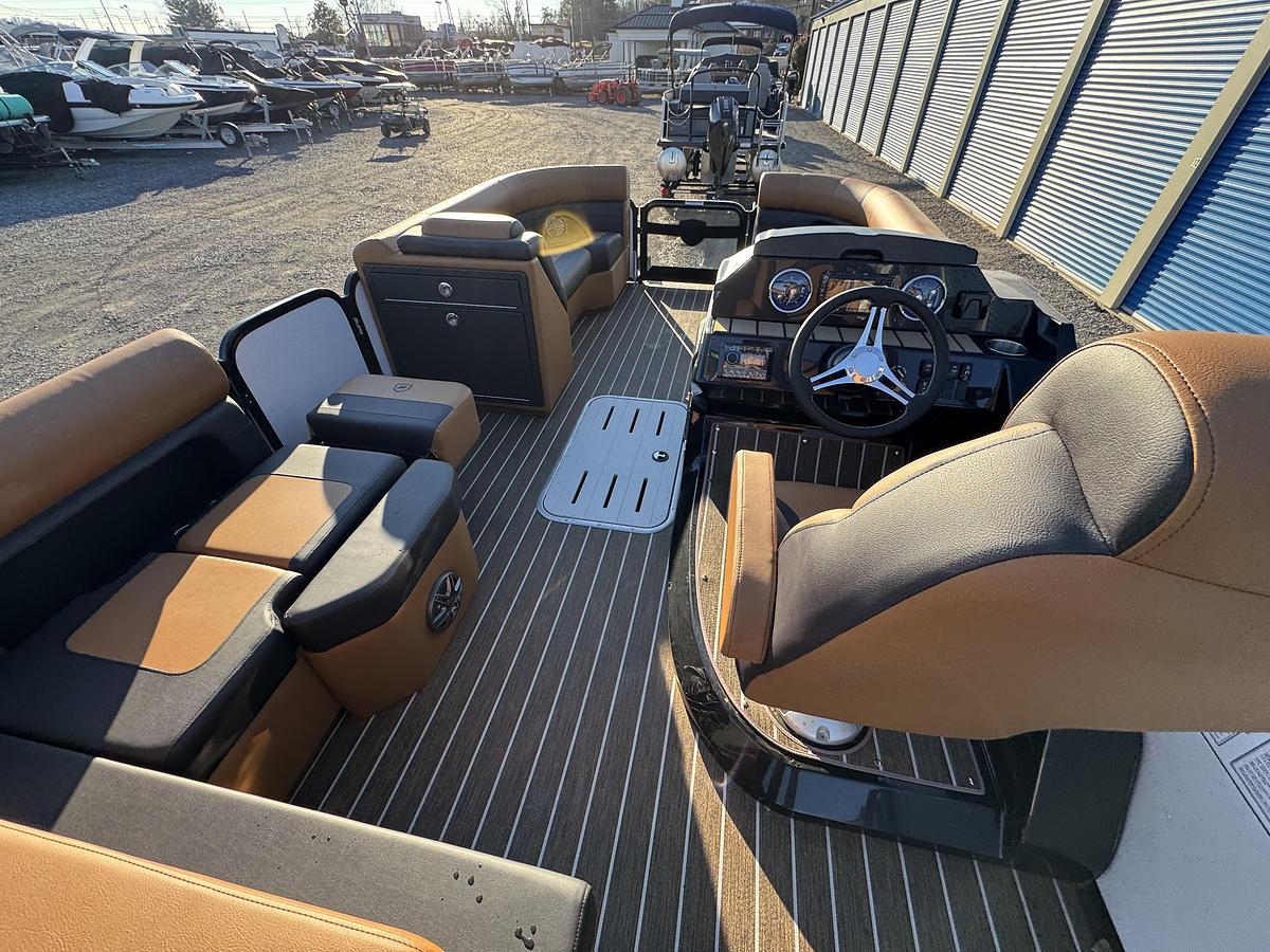 2026 Premier 230 SunSation RS (Rear Social)