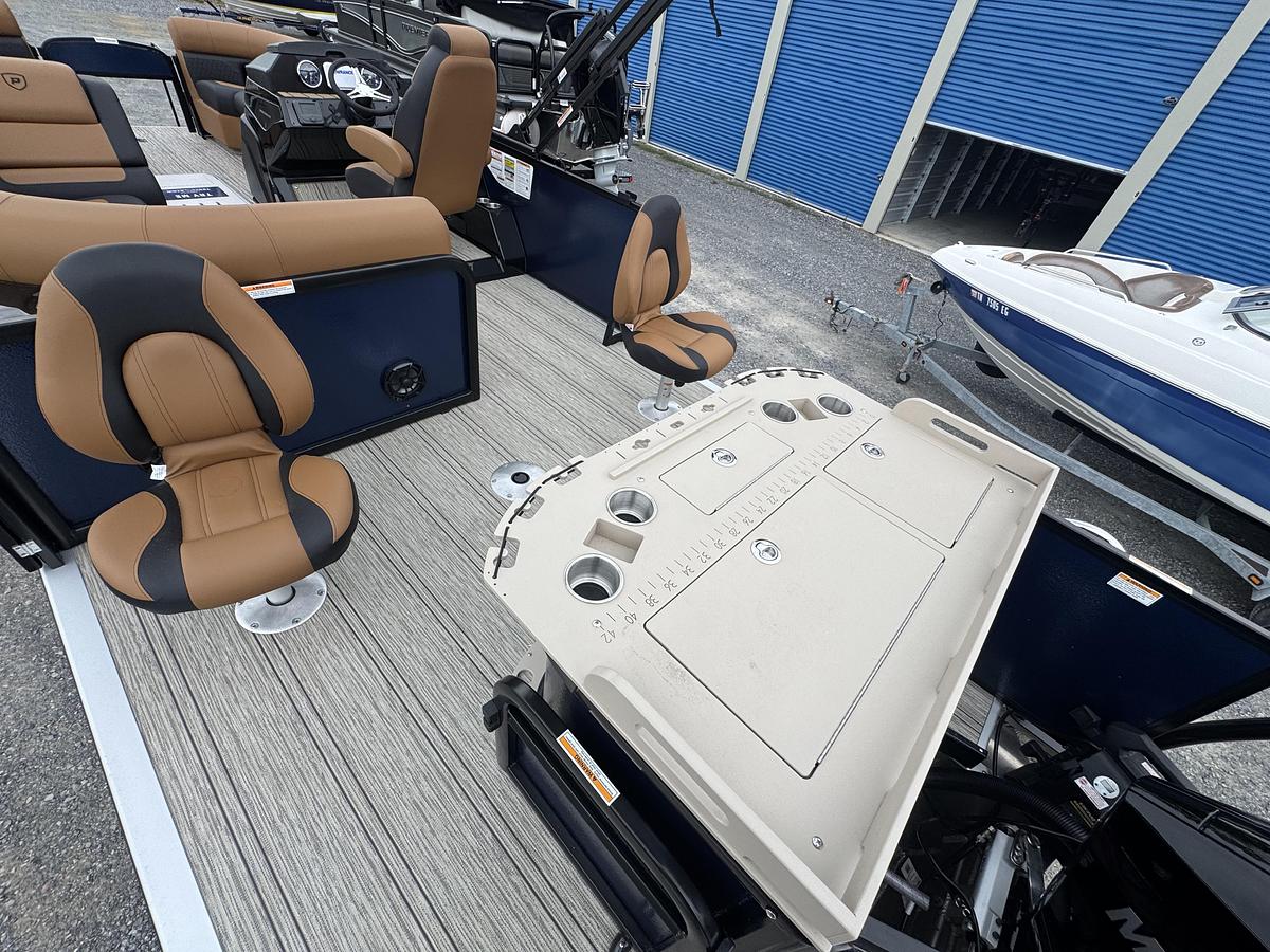 2026 Premier 230 SunSation Angler