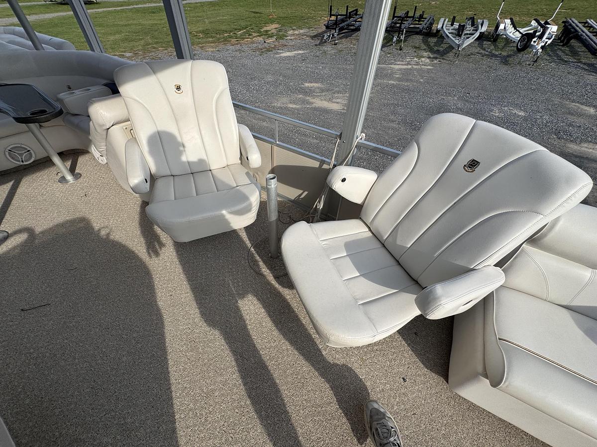Used 2005 Premier 310 Boundary Waters UD