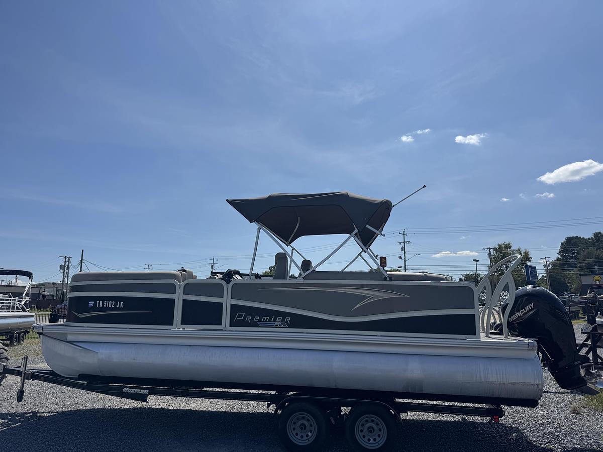 Used 2022 Premier Sunsation RF 230 CL