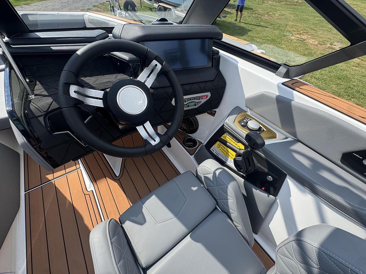 2027 Nautique Super Air GS22