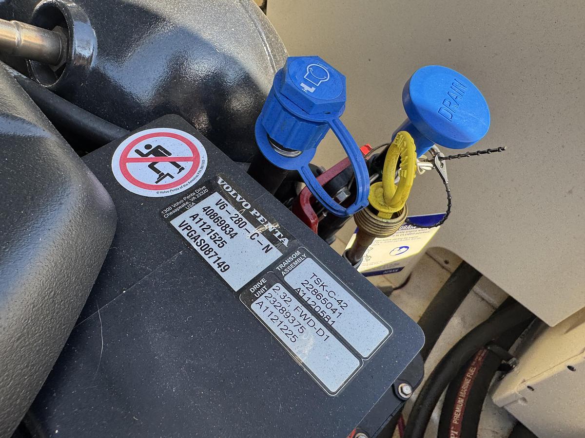 Used 2021 Chaparral 23 Surf