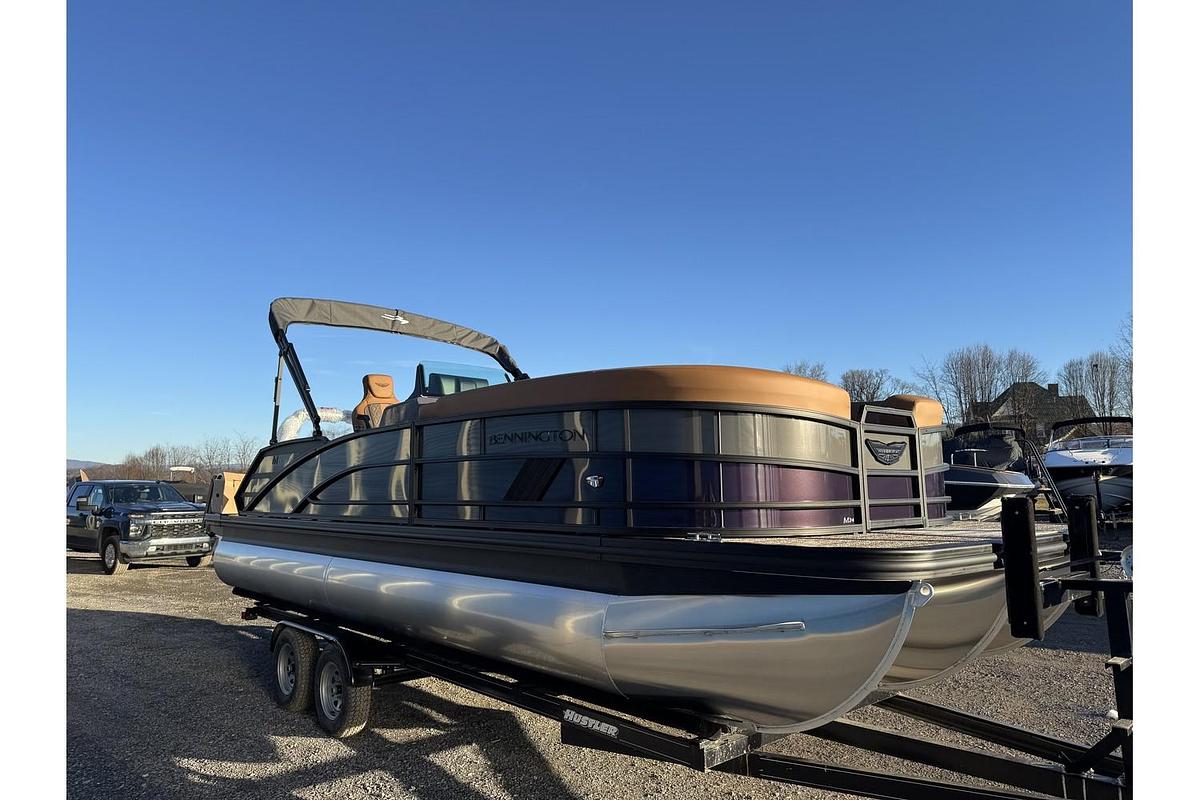 2025 Bennington 24 M Swingback
