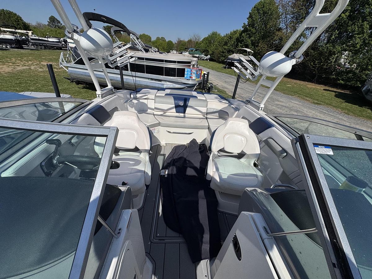 Used 2021 Chaparral 23 Surf