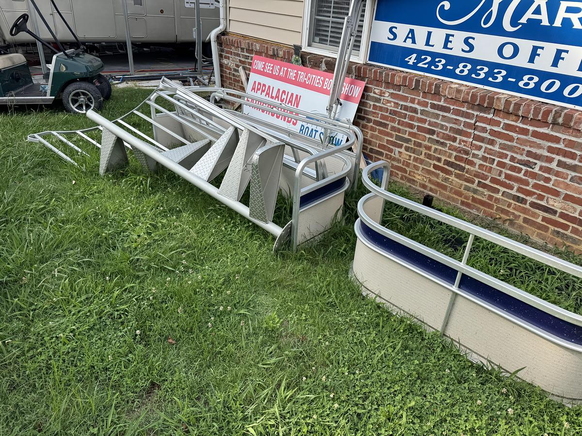 Used 2005 Premier 310 Boundary Waters UD