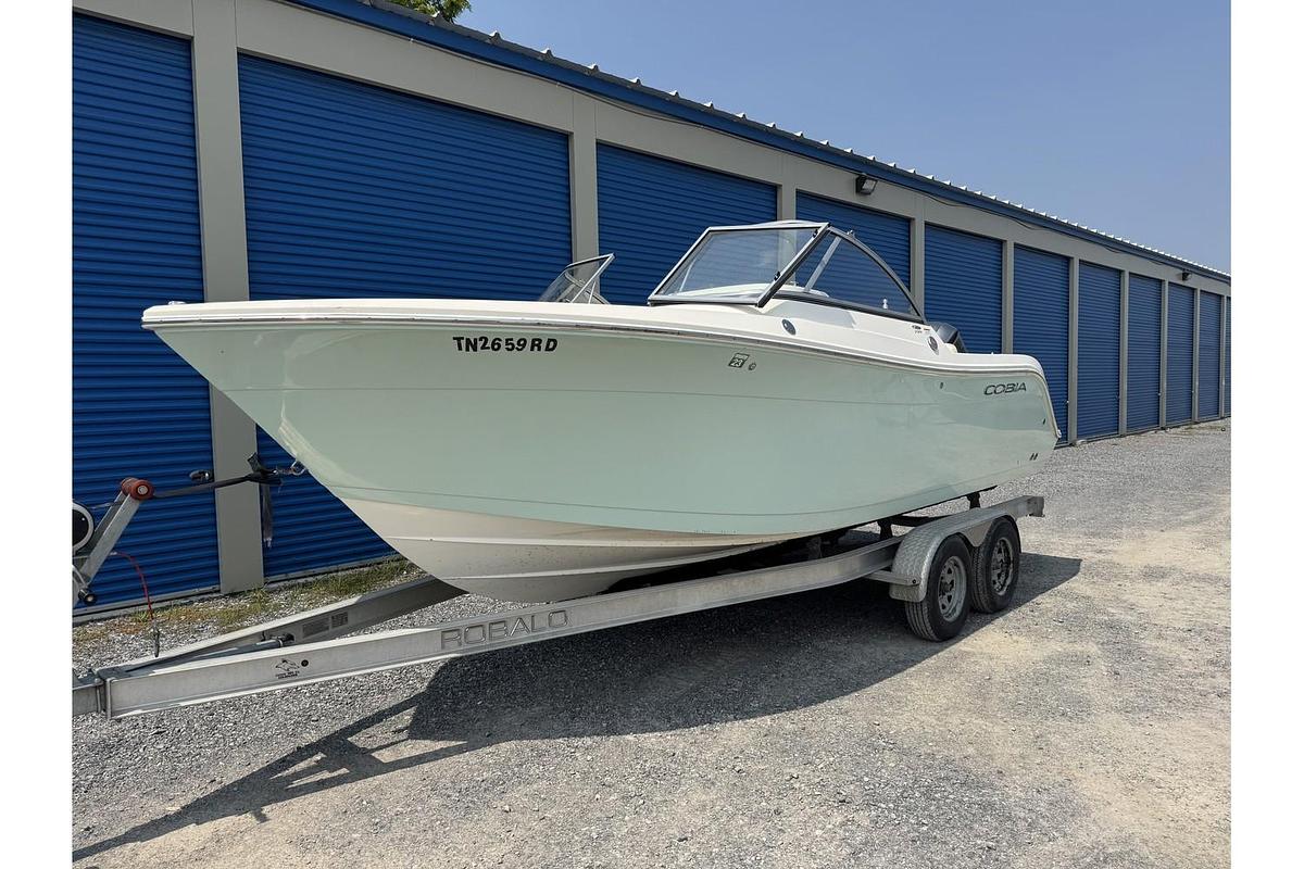 Used 2021 Cobia 220 DC