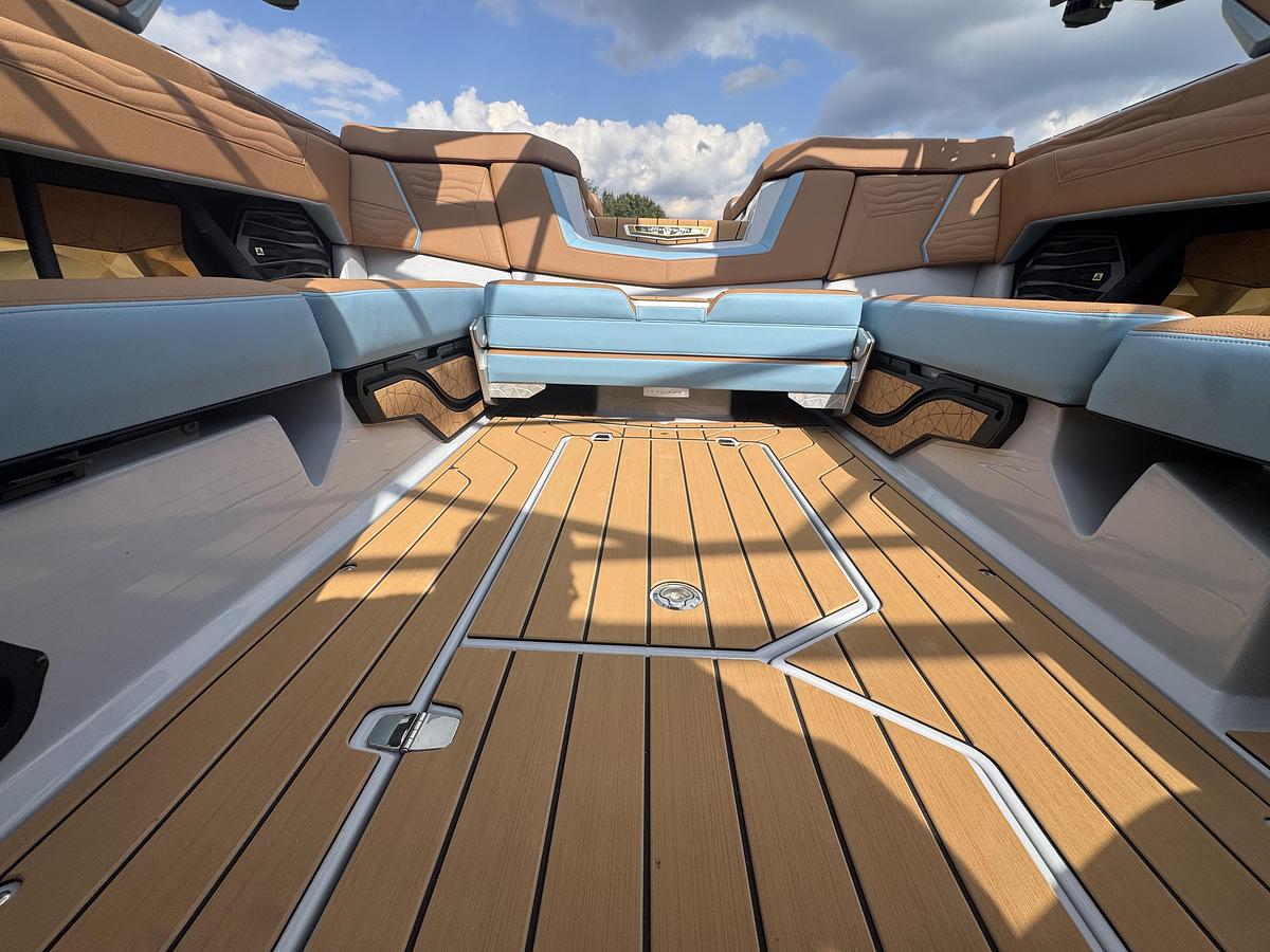 2027 Nautique Super Air Nautique G23