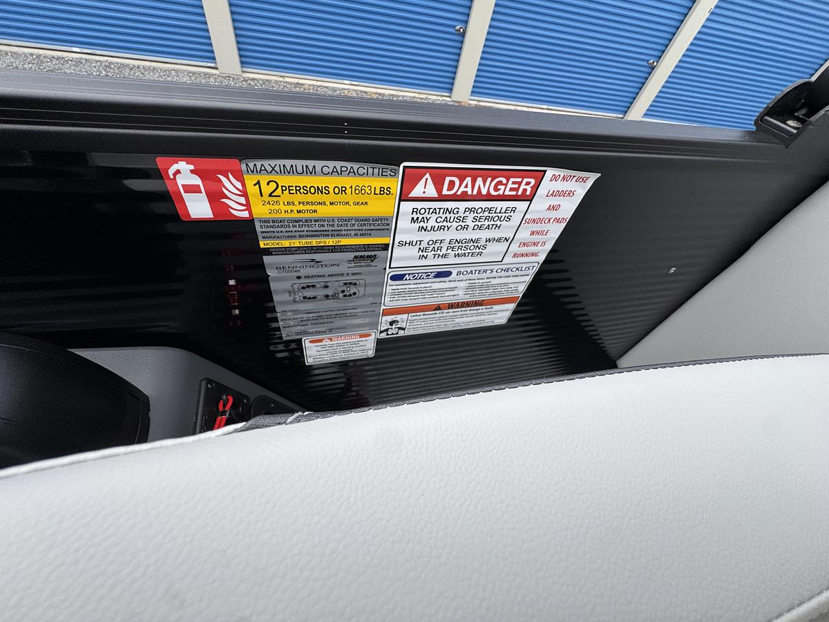 2026 Bennington 22 SSR-Tritoon