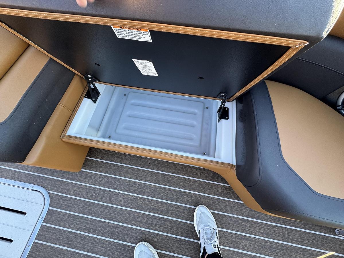 2026 Premier 230 SunSation RS (Rear Social)