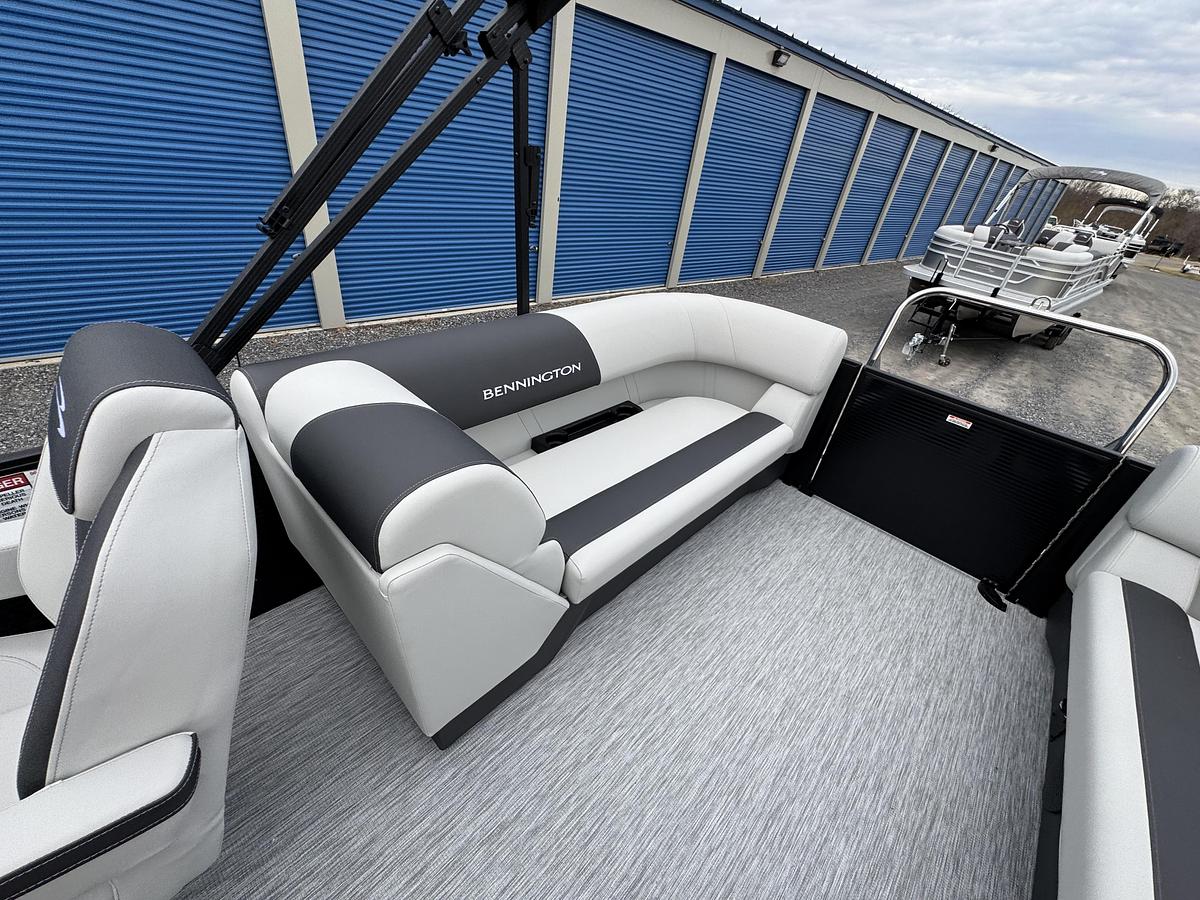 2026 Bennington 22 SSR-Tritoon