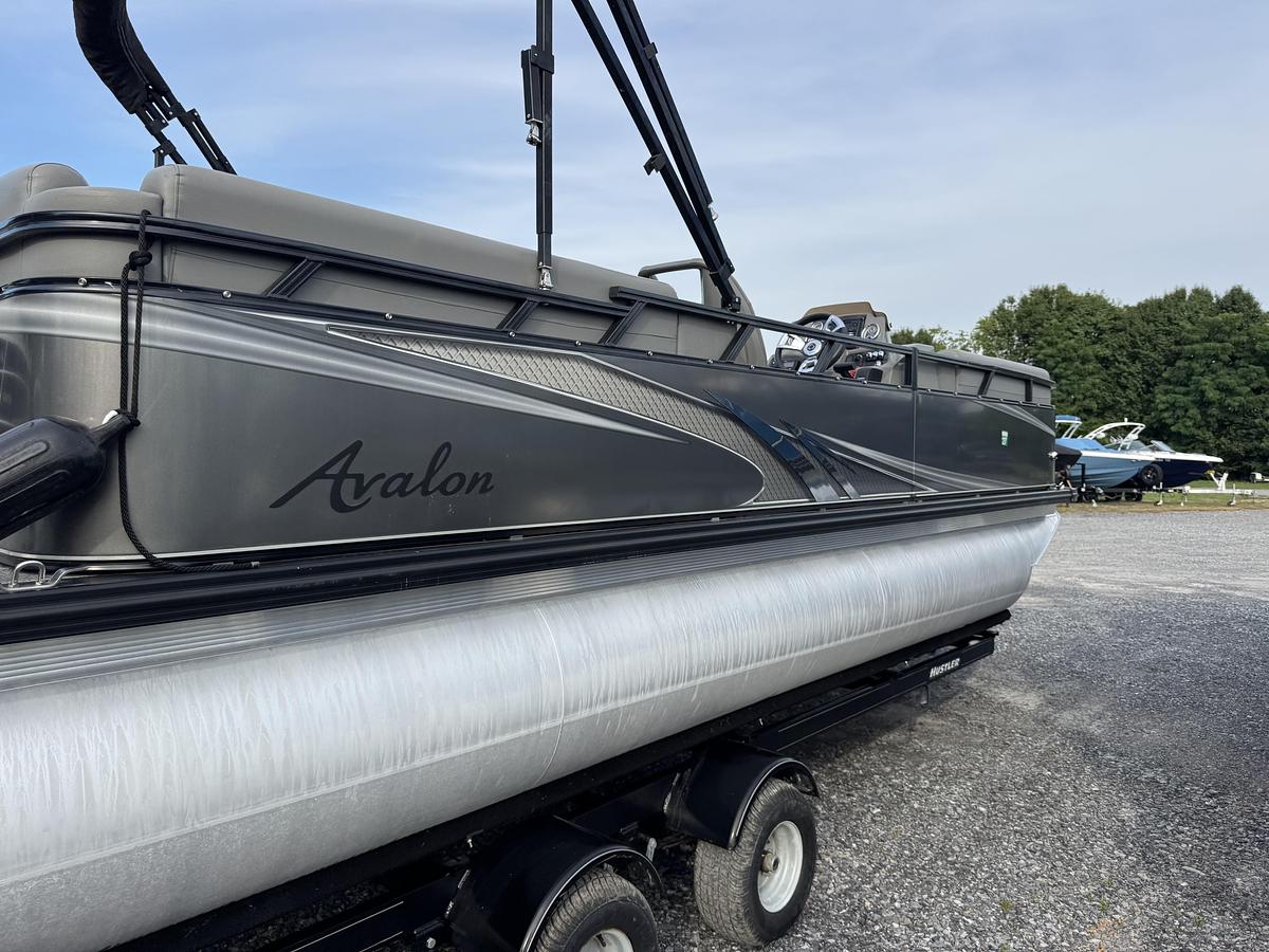 Used 2021 Avalon Venture 2280 QL