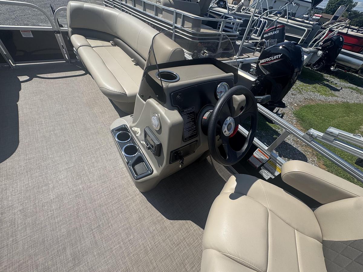 Used 2024 Sun Tracker Party Barge 16 DLX