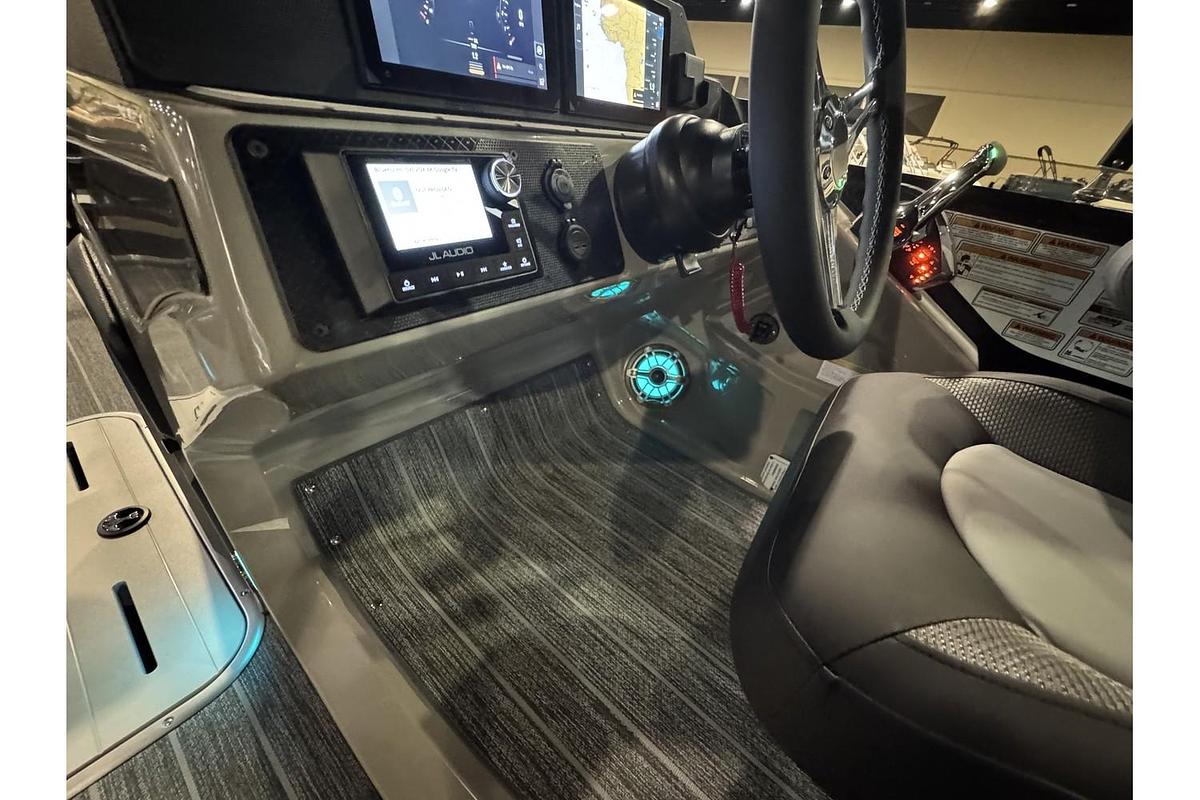 2025 Premier Solaris Rear Social