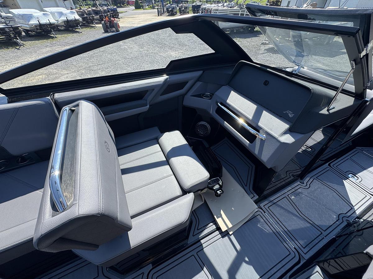 2026 Cobalt R4 Surf