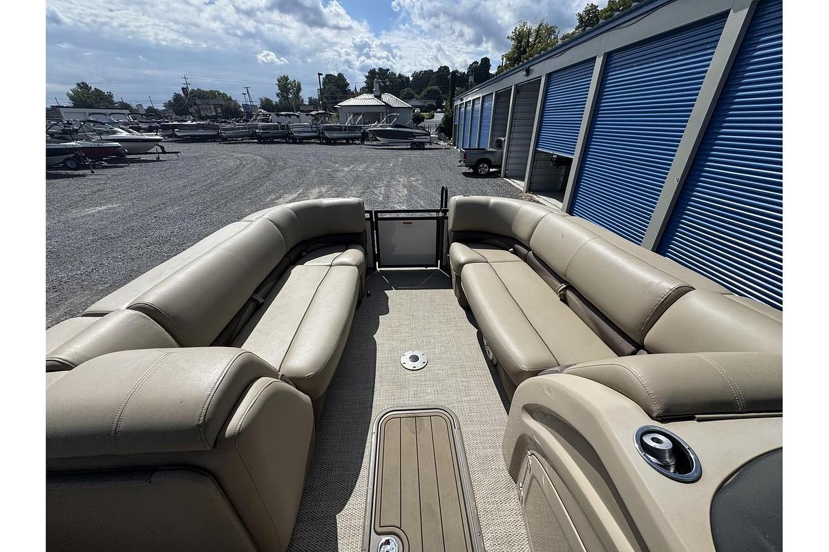 Used 2020 Regency 230 DL3